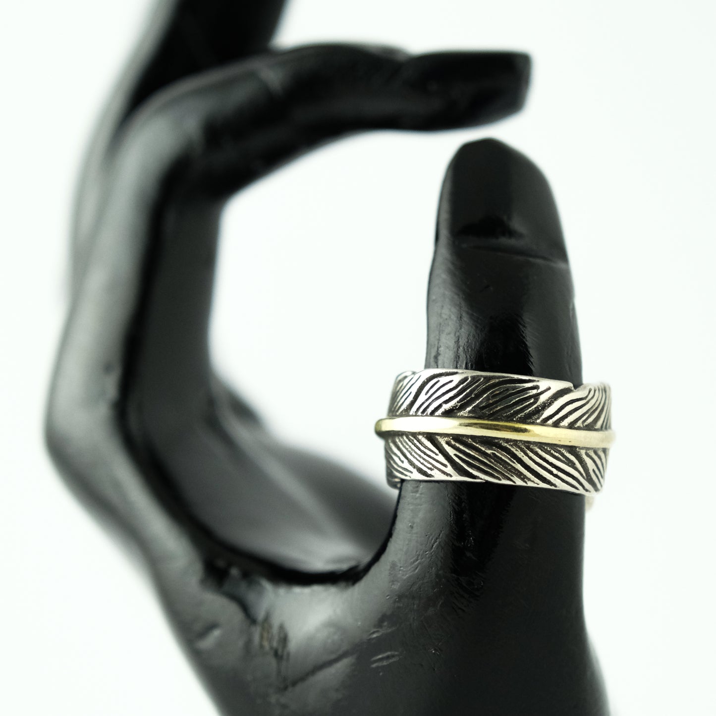 Feather Flow – Vintage Ring