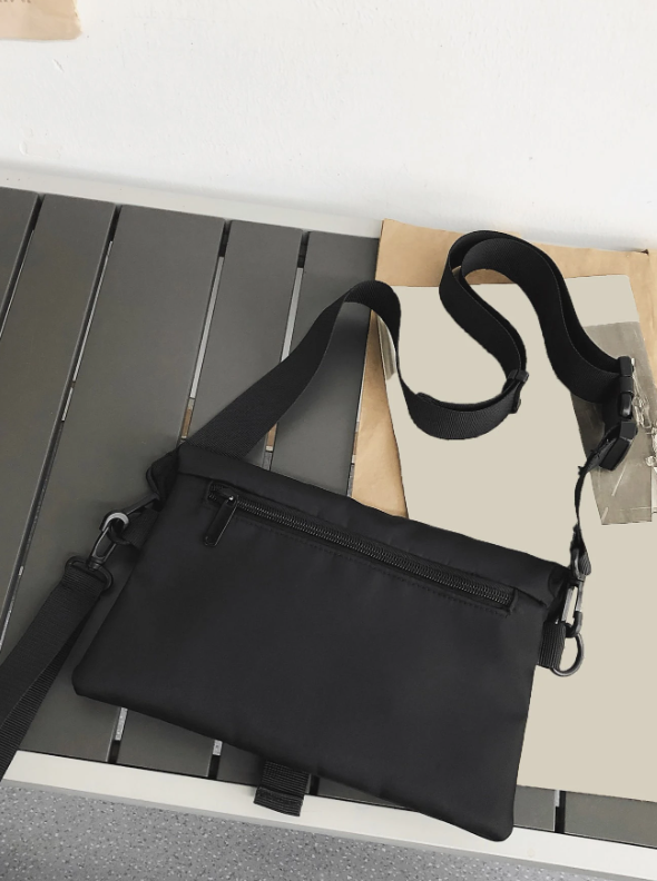 Vault Crossbody
