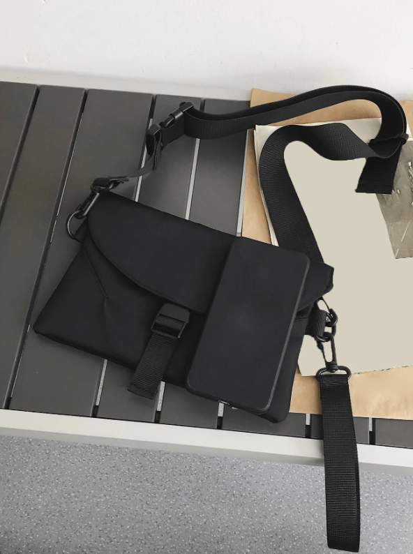 Vault Crossbody