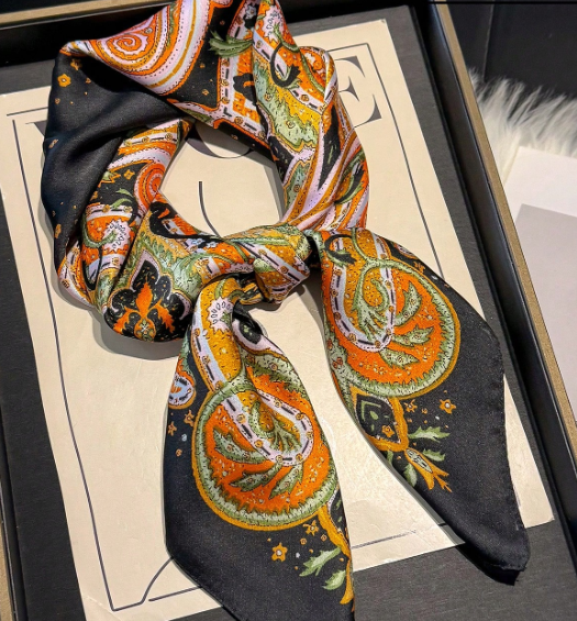 Cael Neckerchief – Amber