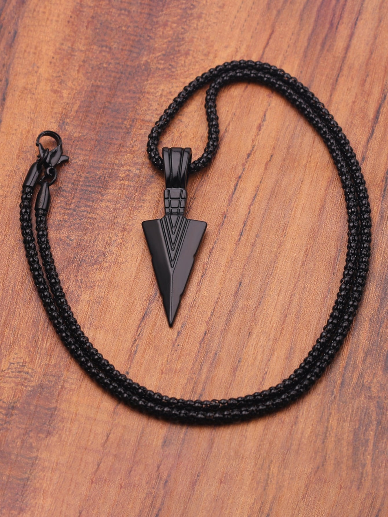 Arrow Black Pendant Chain