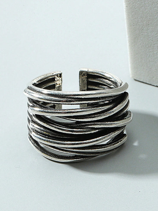 Wave Line – Gothic Curve Ring