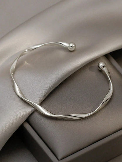 Silver Wave – Twist Bangle