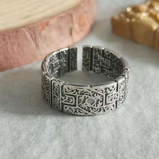 Myth – Engraved Ring