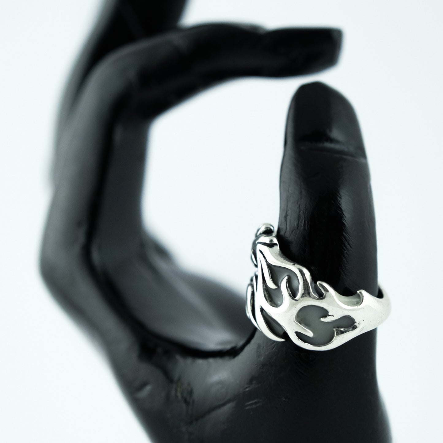 Glow – Luminous Dragon Ring