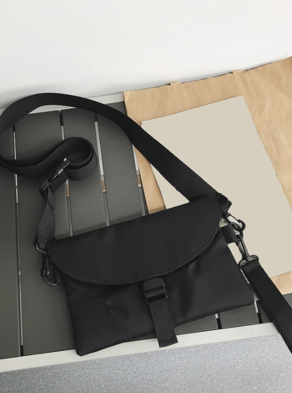Vault Crossbody