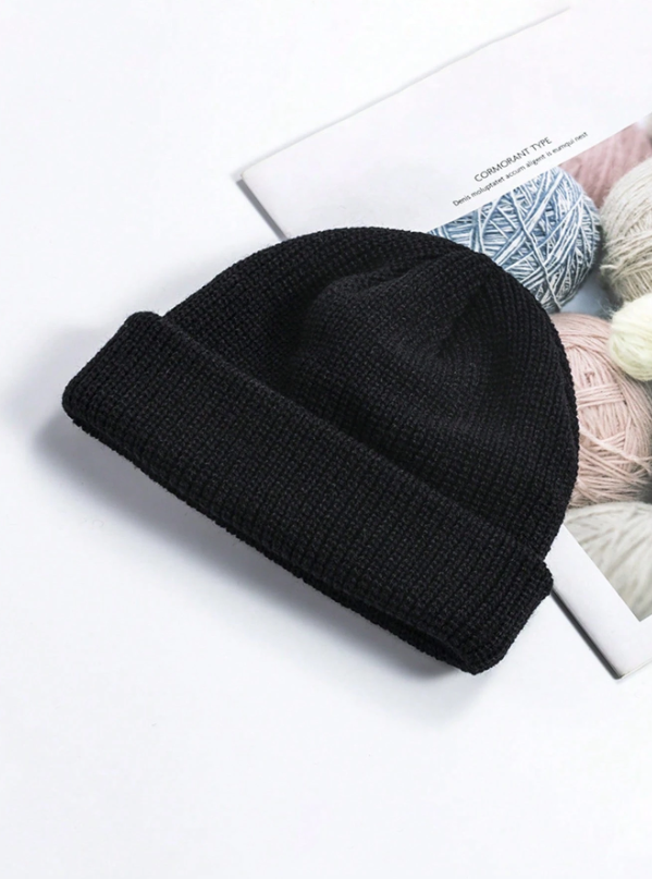 Knitted Beanie — Black
