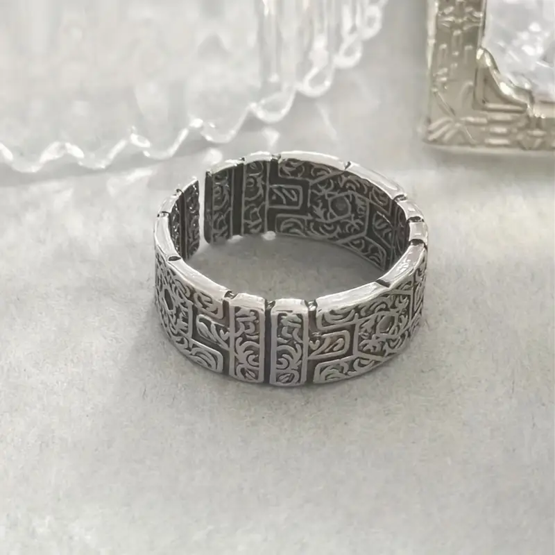 Myth – Engraved Ring