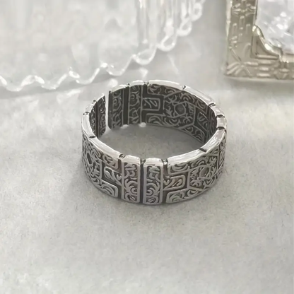Myth – Engraved Ring