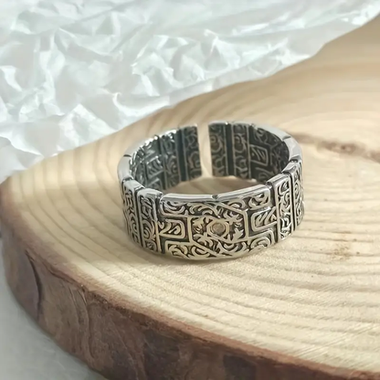 Myth – Engraved Ring