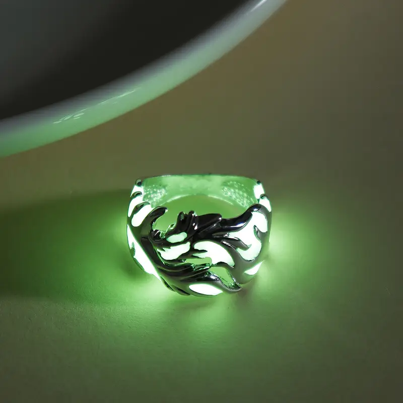 Glow – Luminous Dragon Ring