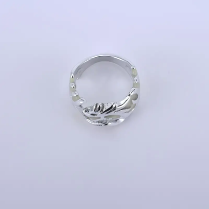 Glow – Luminous Dragon Ring