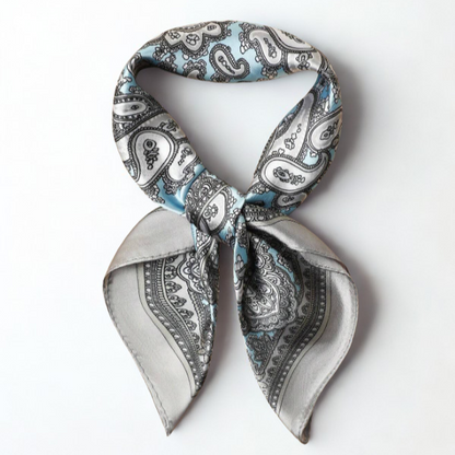 Eira Neckerchief – Frost Gray