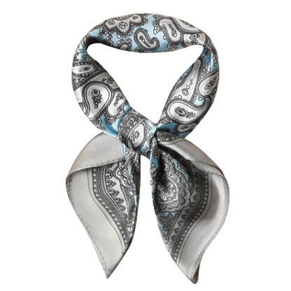 Eira Neckerchief – Frost Gray